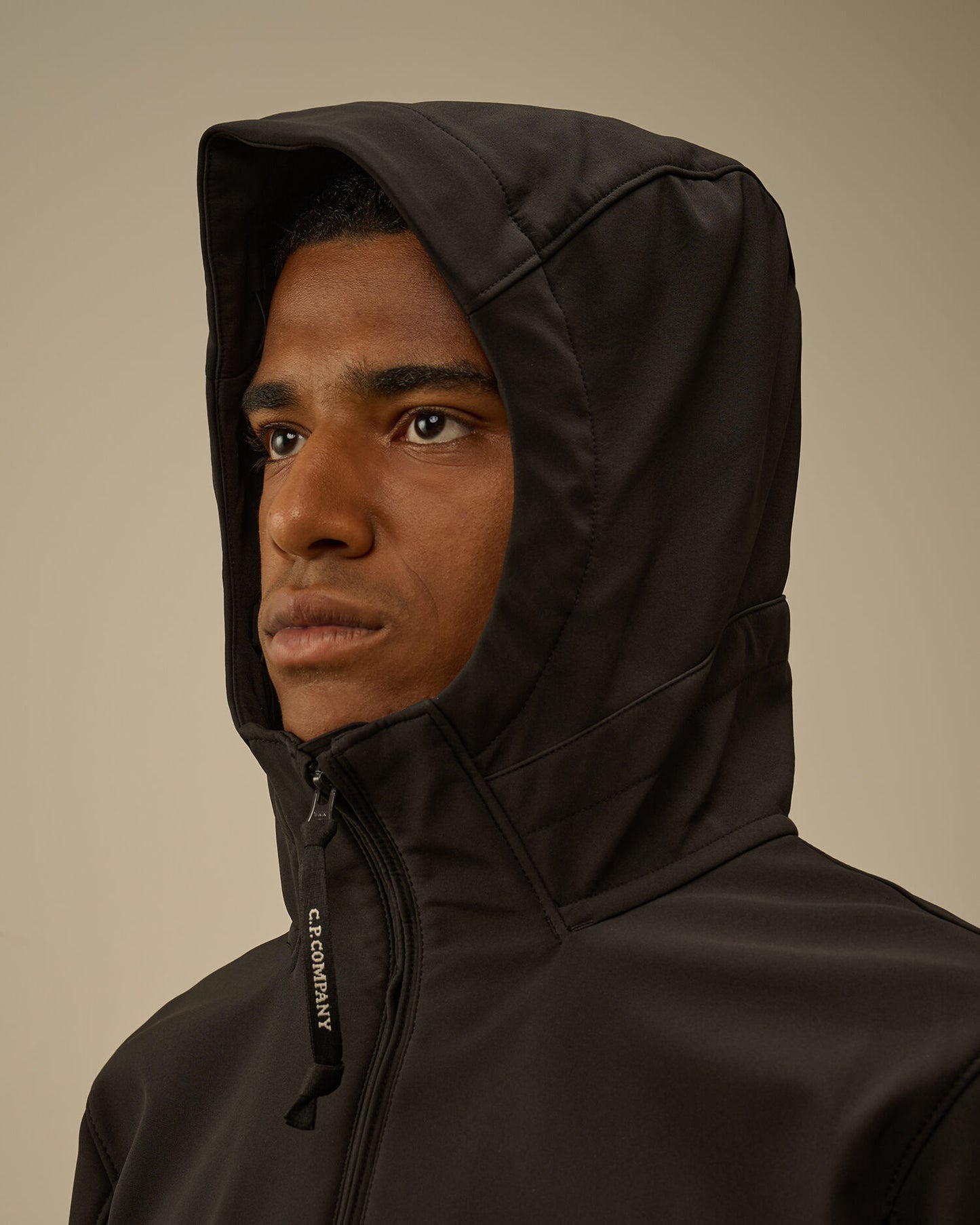 C.P. Shell-R hooded Jacket nero