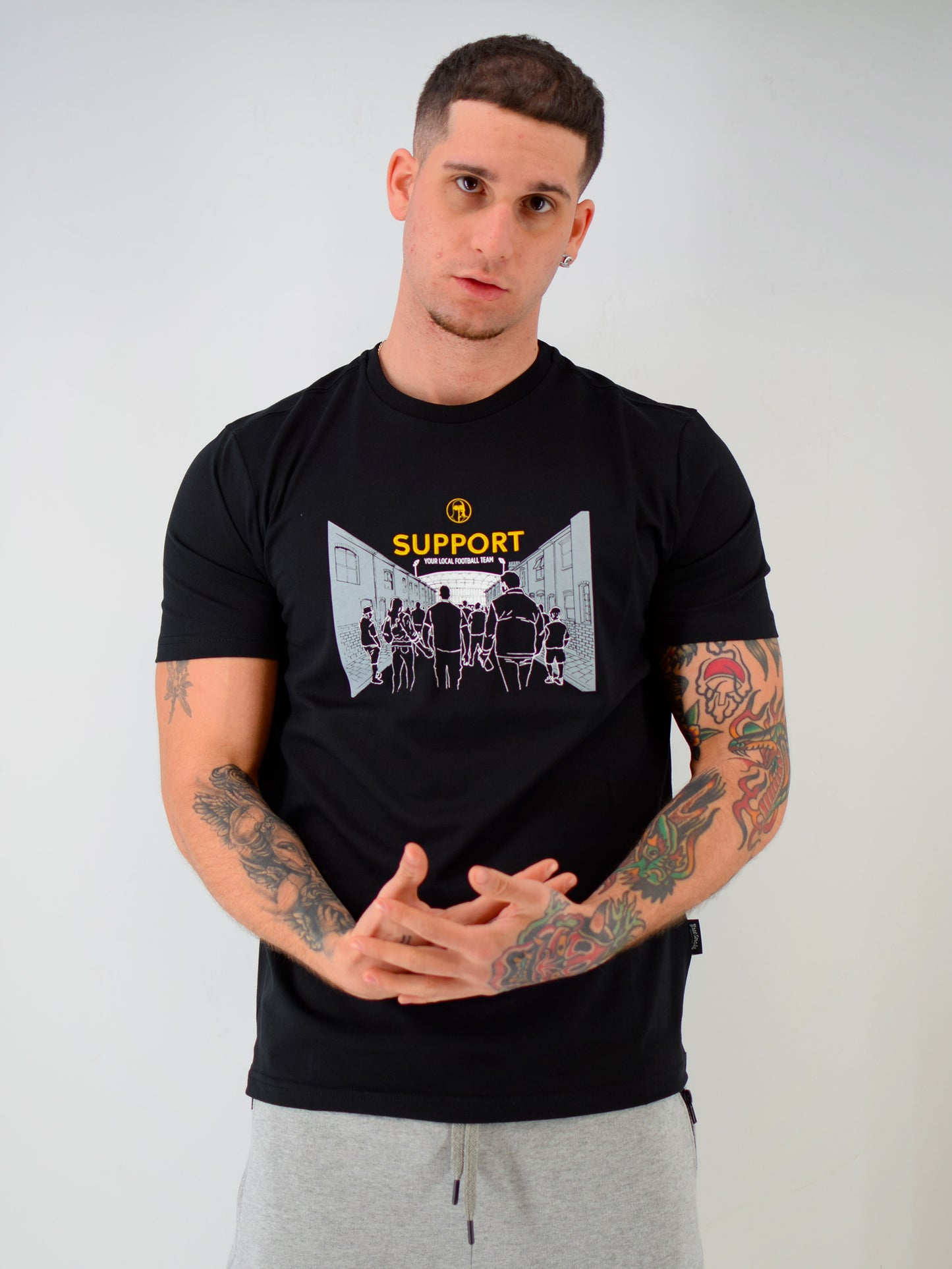 T-shirt support your local football team nera