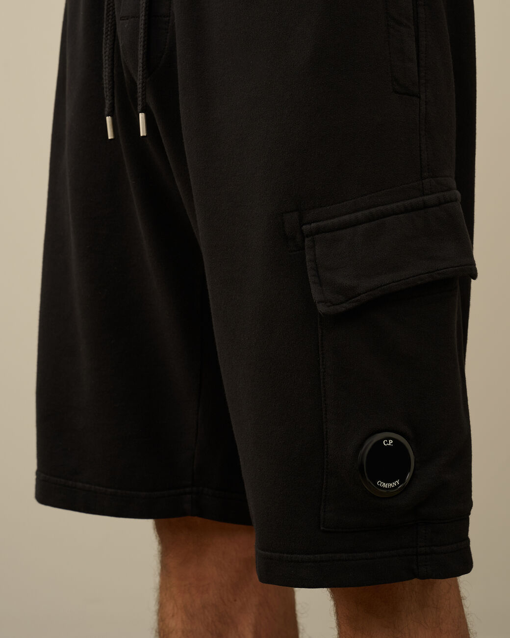 Bermuda cargo in tuta nero