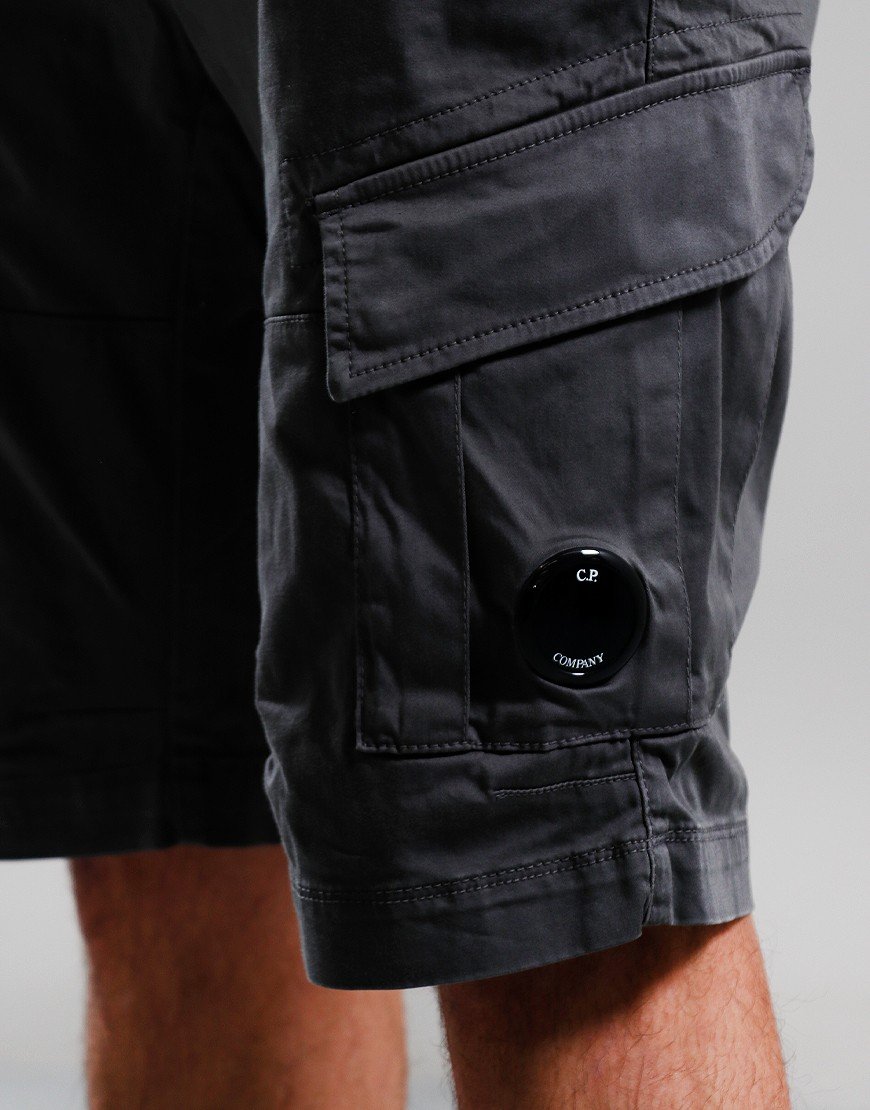 Stretch sateen cargo short smoked pearl