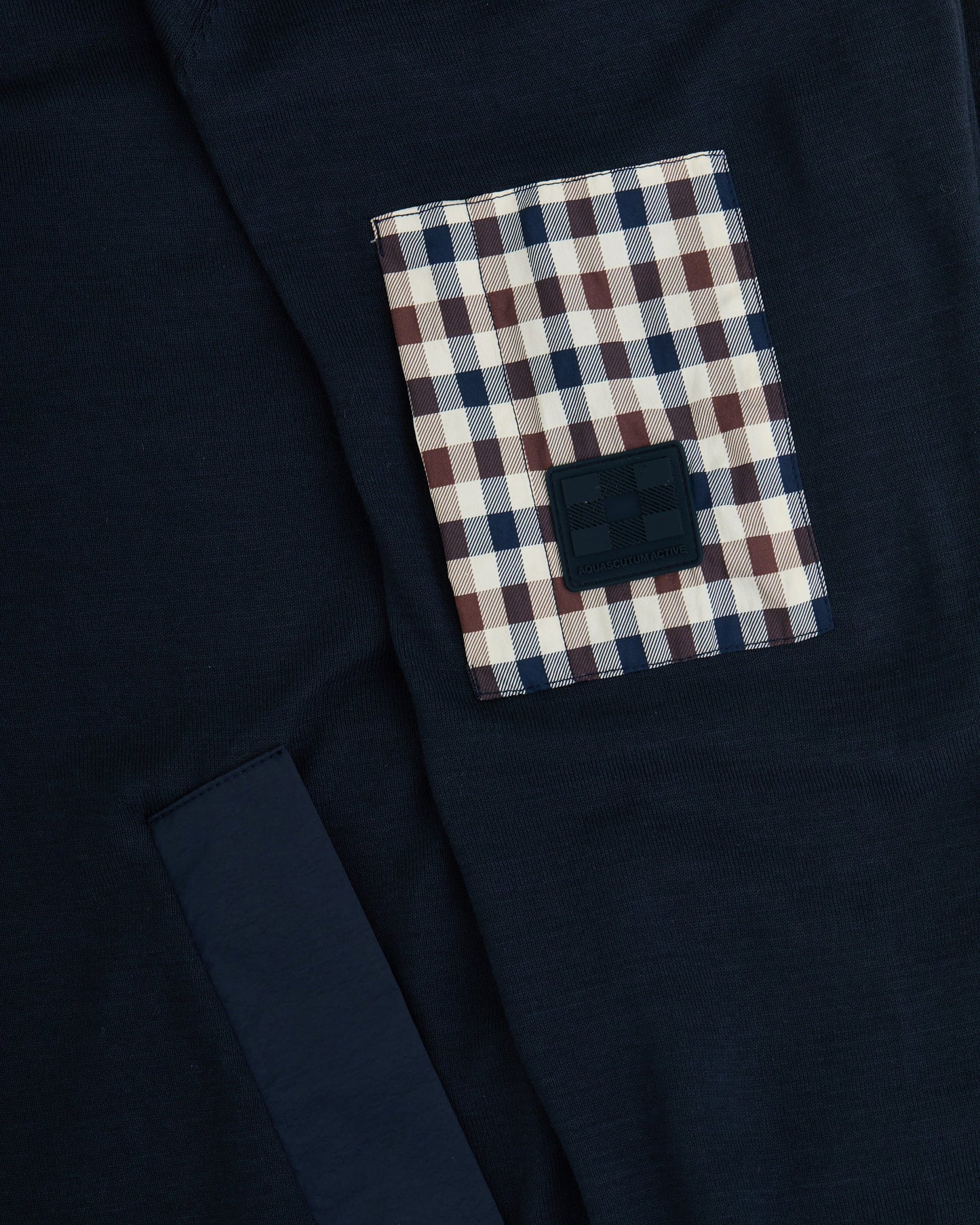 Lamina pocket mock neck