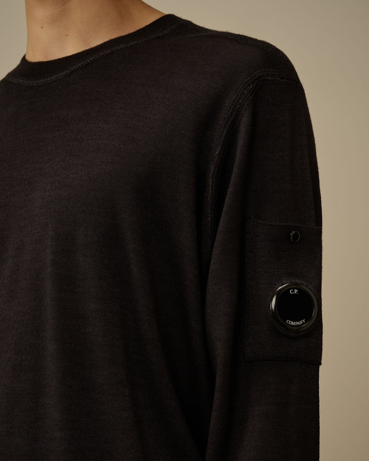 Merino wool crewneck lens sweater nero
