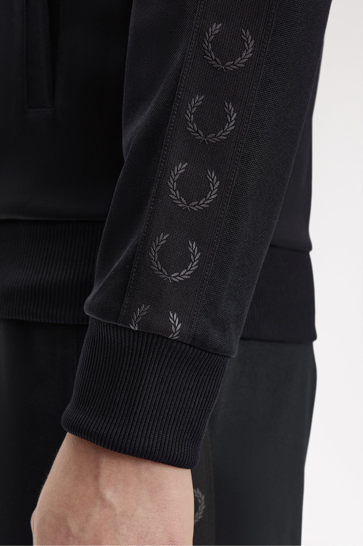 Contrast track Jacket nera tonal