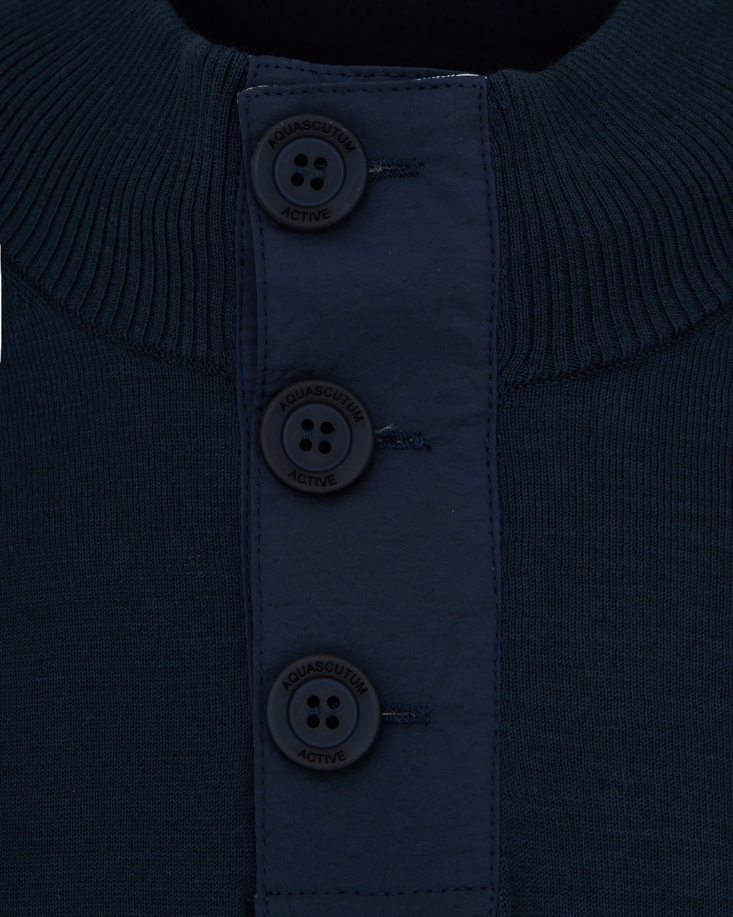 Lamina pocket mock neck